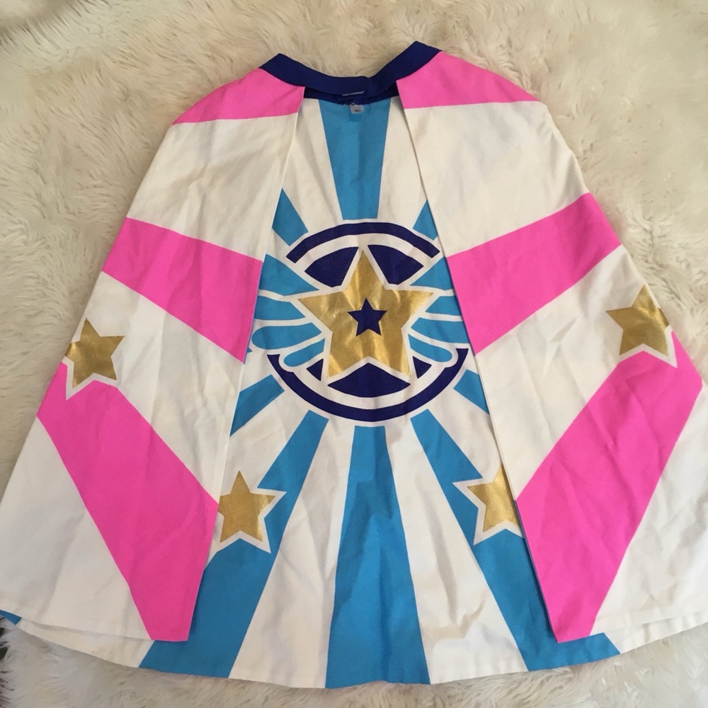 Reversible cape